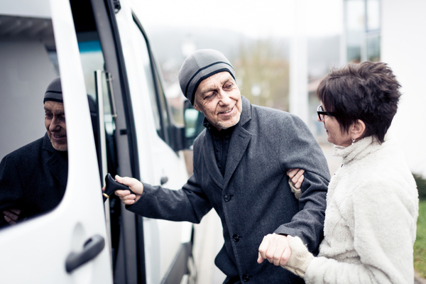 You are currently viewing Accueil de jour en EHPAD : la question de la prise en charge du transport