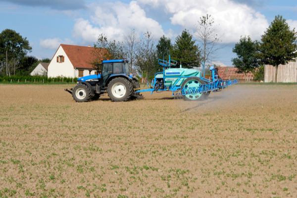 Lire la suite à propos de l’article Distance d’épandage des pesticides : de nouvelles mesures protectrices