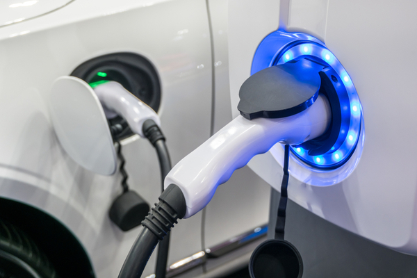 You are currently viewing Infrastructures de recharge pour véhicules électriques ou hybrides : des précisions techniques