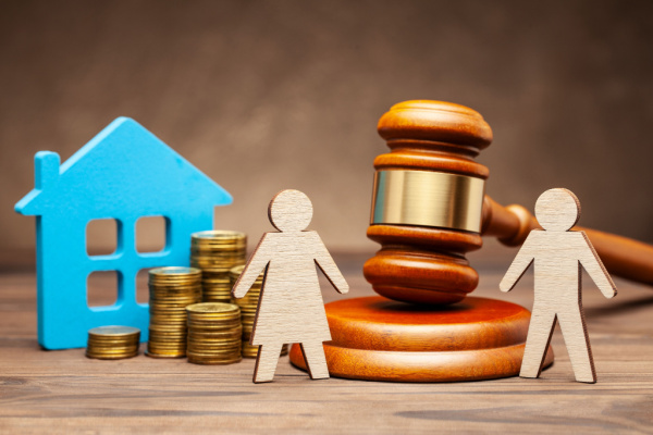 You are currently viewing Divorce et attribution du logement familial : gare aux conséquences fiscales !