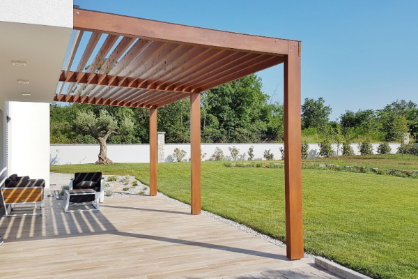 You are currently viewing Installer une pergola en bois : avec quelle autorisation d’urbanisme ?