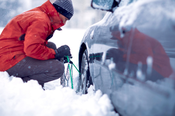 You are currently viewing Chaînes, pneus hiver : obligatoires ou facultatifs ?