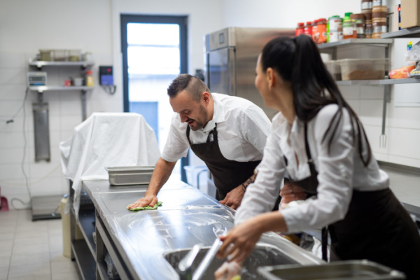 Lire la suite à propos de l’article CHR : évolution de la formation à l’hygiène alimentaire