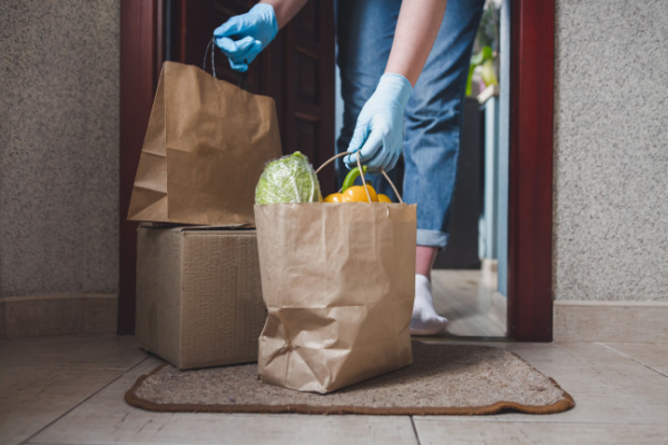 Lire la suite à propos de l’article Livraison de repas à domicile = crédit d’impôt ?