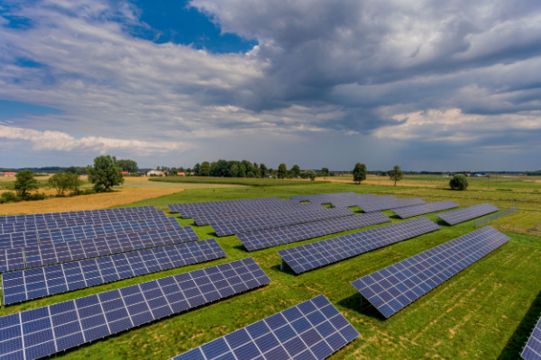 Lire la suite à propos de l’article Agriculture : un début de simplification pour l’énergie photovoltaïque ?